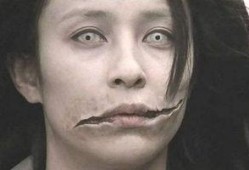 嘴裂女在线观看,在线观看背后的故事
